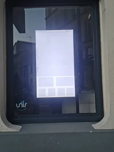 Un écran d'affichage montrant une interface vide