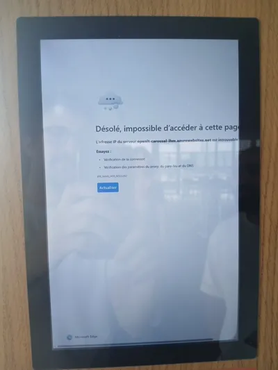 Un écran tactile montrant un navigateur en erreur